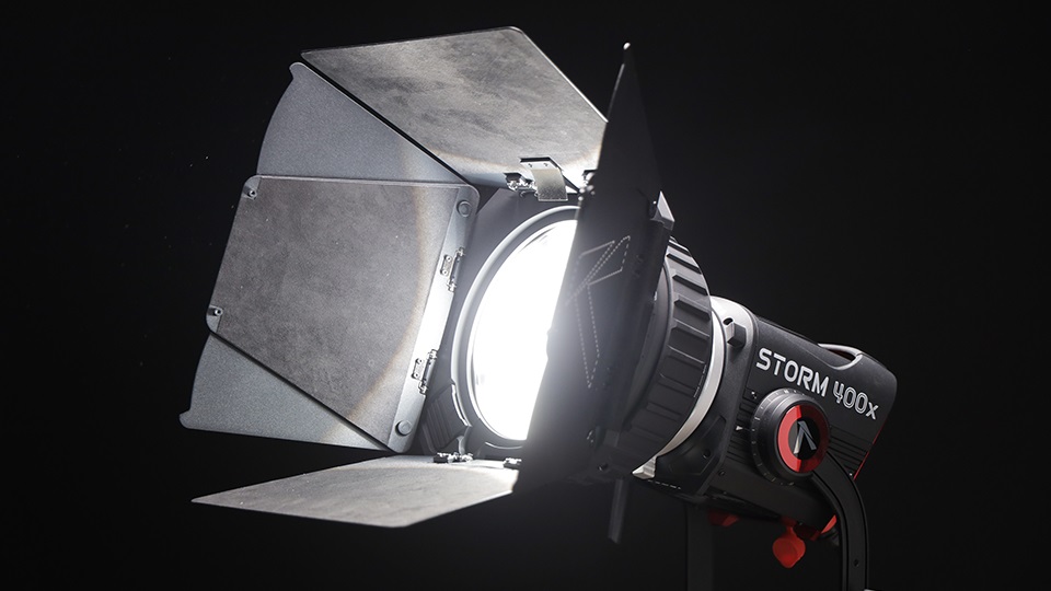 aputure storm 400x