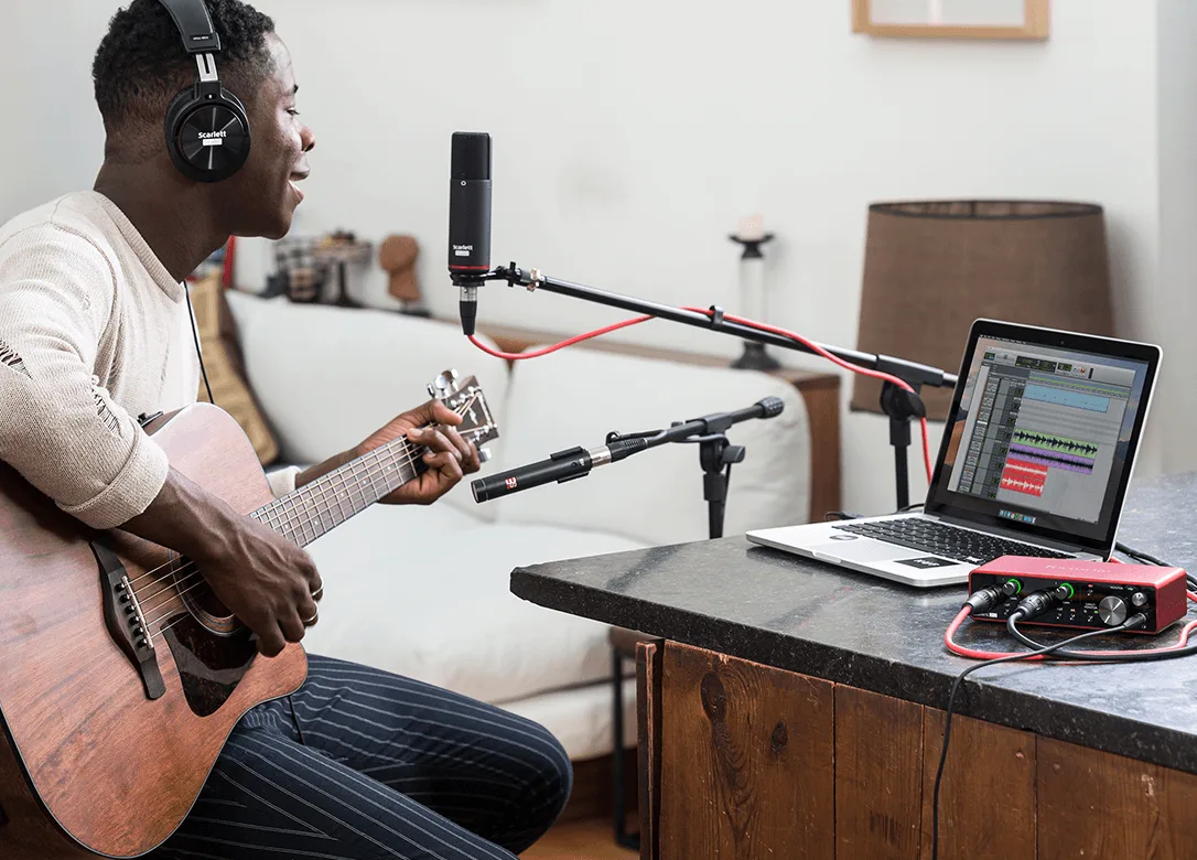 Bộ thu âm Focusrite Scarlett 2i2 Studio