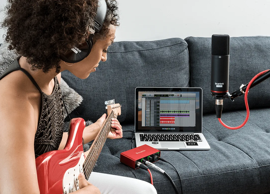 Bộ thu âm Focusrite Scarlett Solo Studio