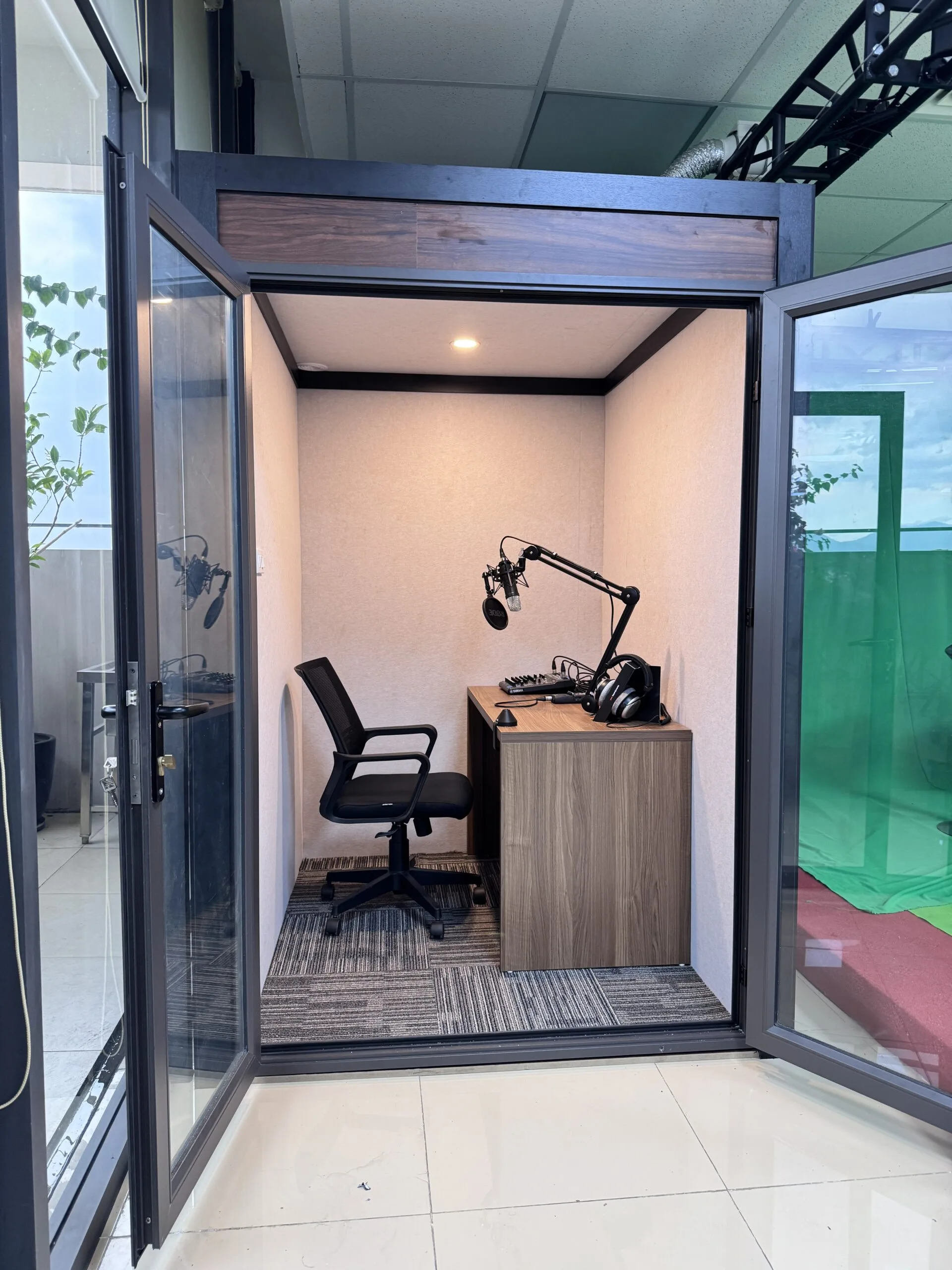 thi công cabin thu âm - bệnh viện đa khoa vĩnh phúc