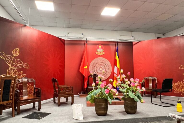 Phòng thu âm & phòng podcast